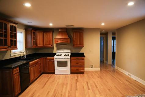 208 S Winston Lane Castle Hills TX 78213
