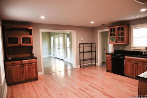 208 S Winston Lane Castle Hills TX 78213