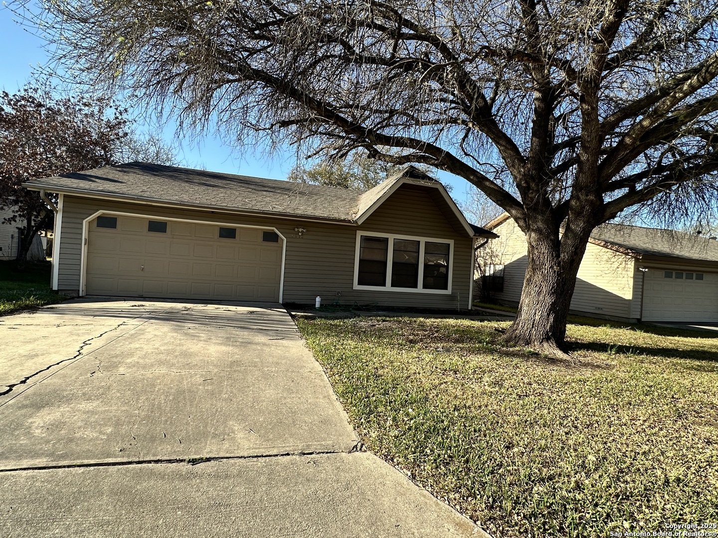 5718 Jones Fall San Antonio TX 78244