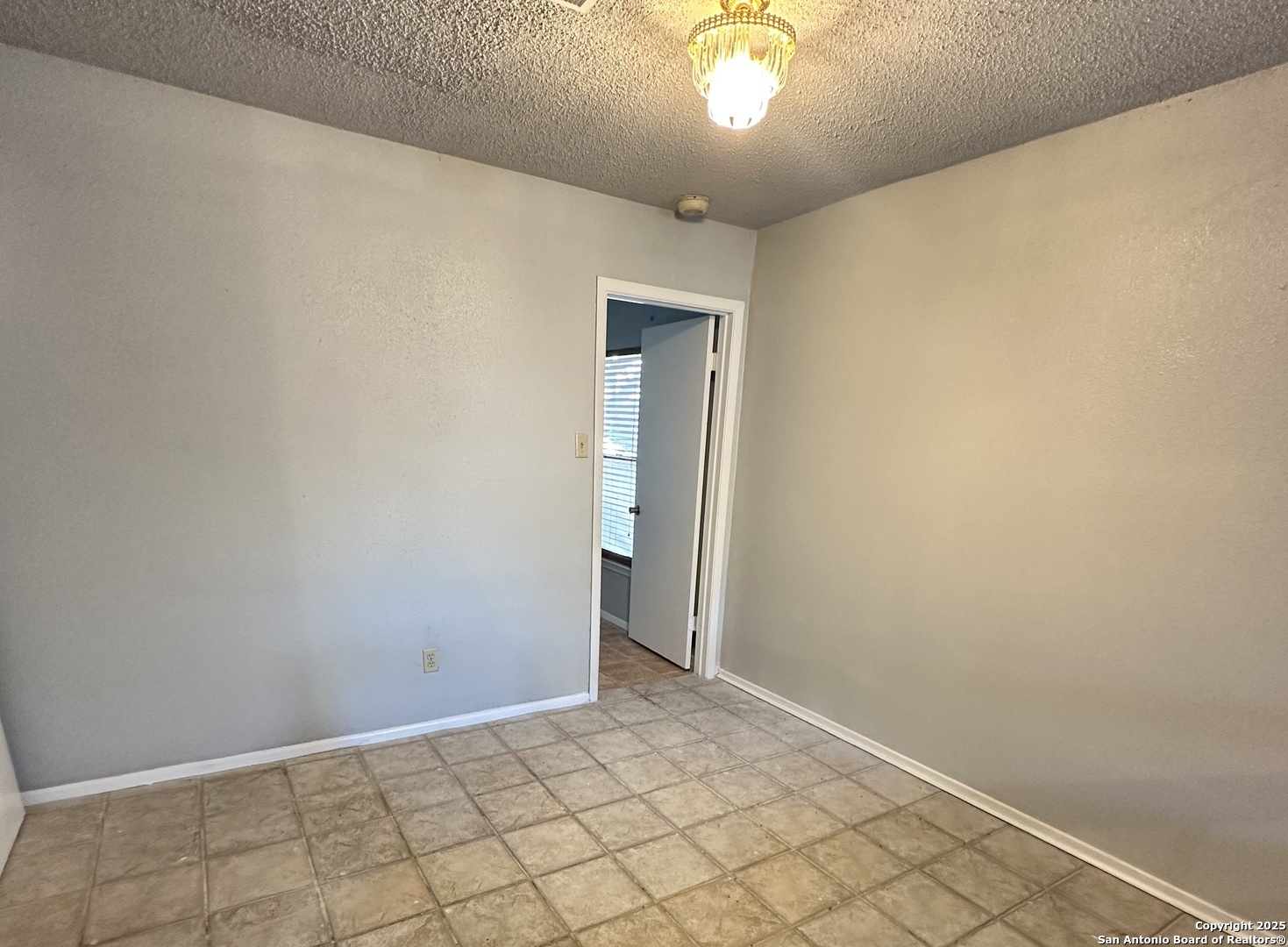 5718 Jones Fall San Antonio TX 78244