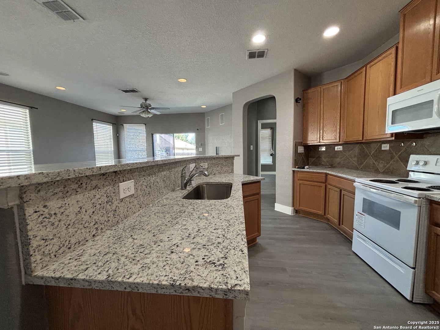 9106 Canter Horse San Antonio TX 78254