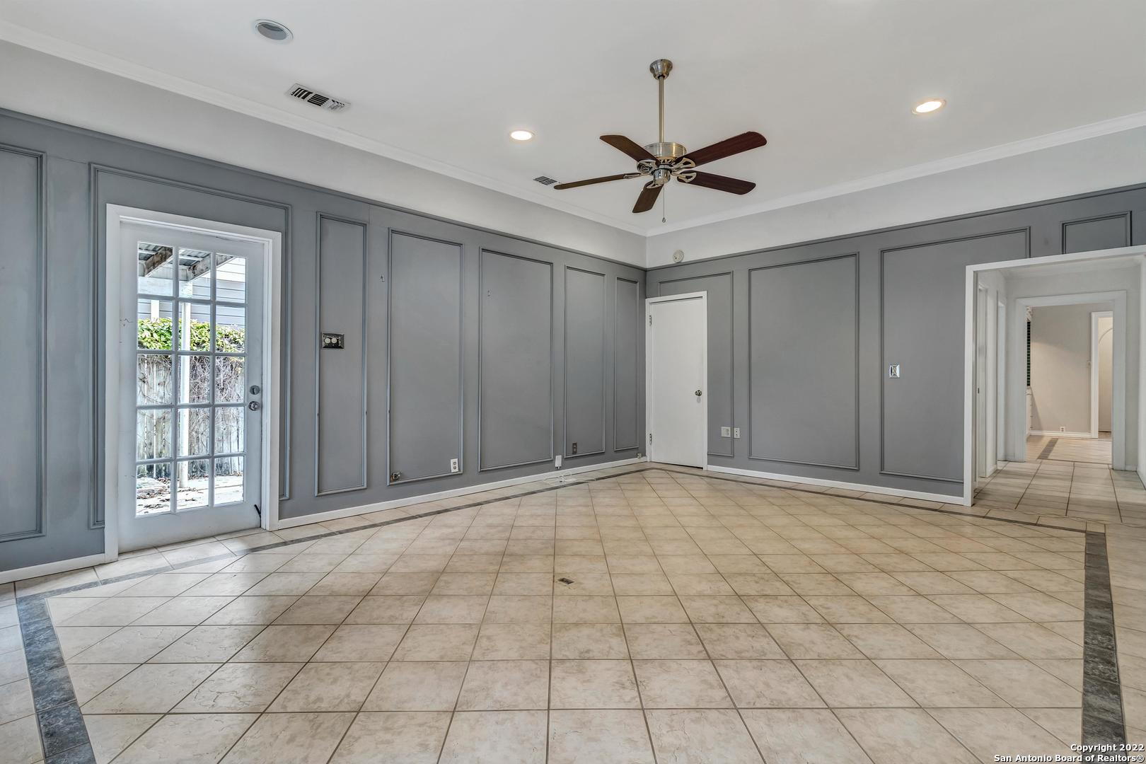 112 Cloverleaf Avenue Alamo Heights TX 78209