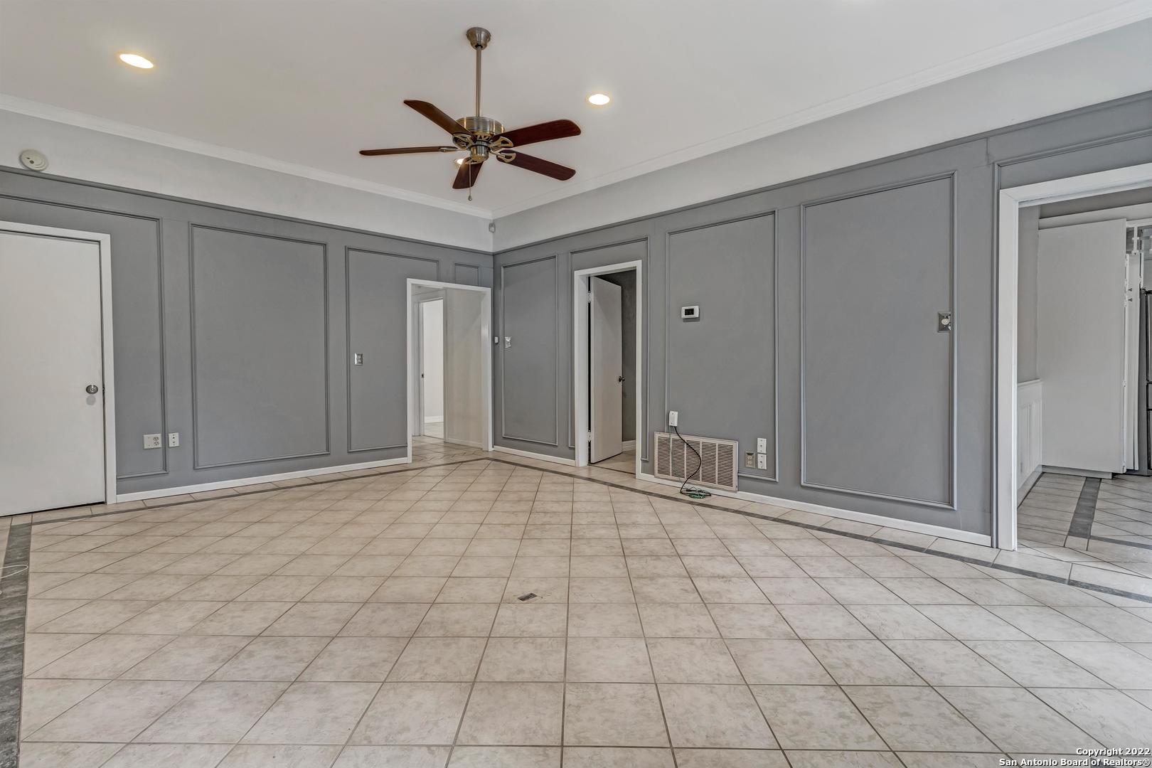 112 Cloverleaf Avenue Alamo Heights TX 78209