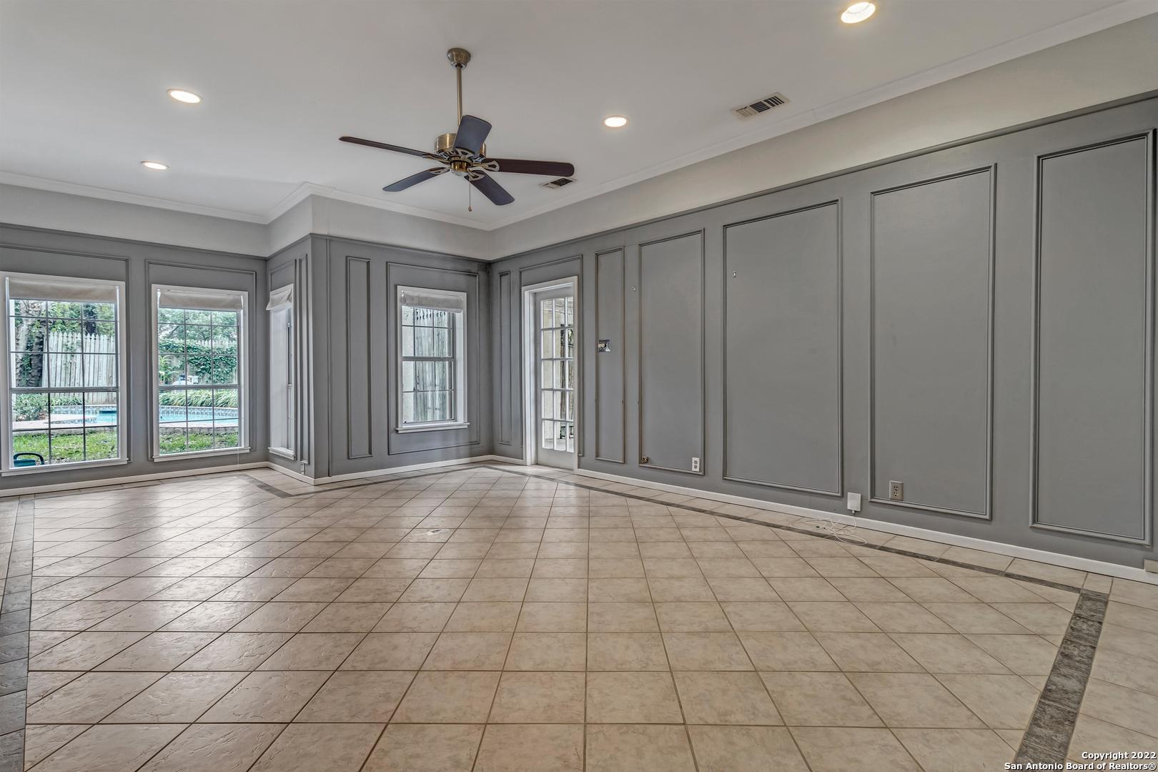 112 Cloverleaf Avenue Alamo Heights TX 78209