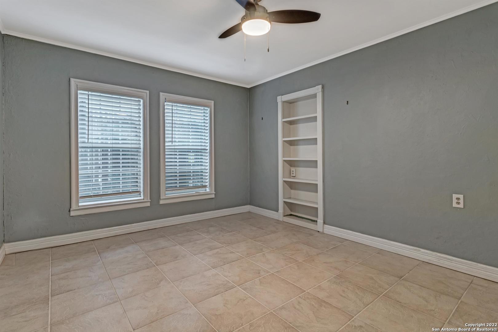 112 Cloverleaf Avenue Alamo Heights TX 78209