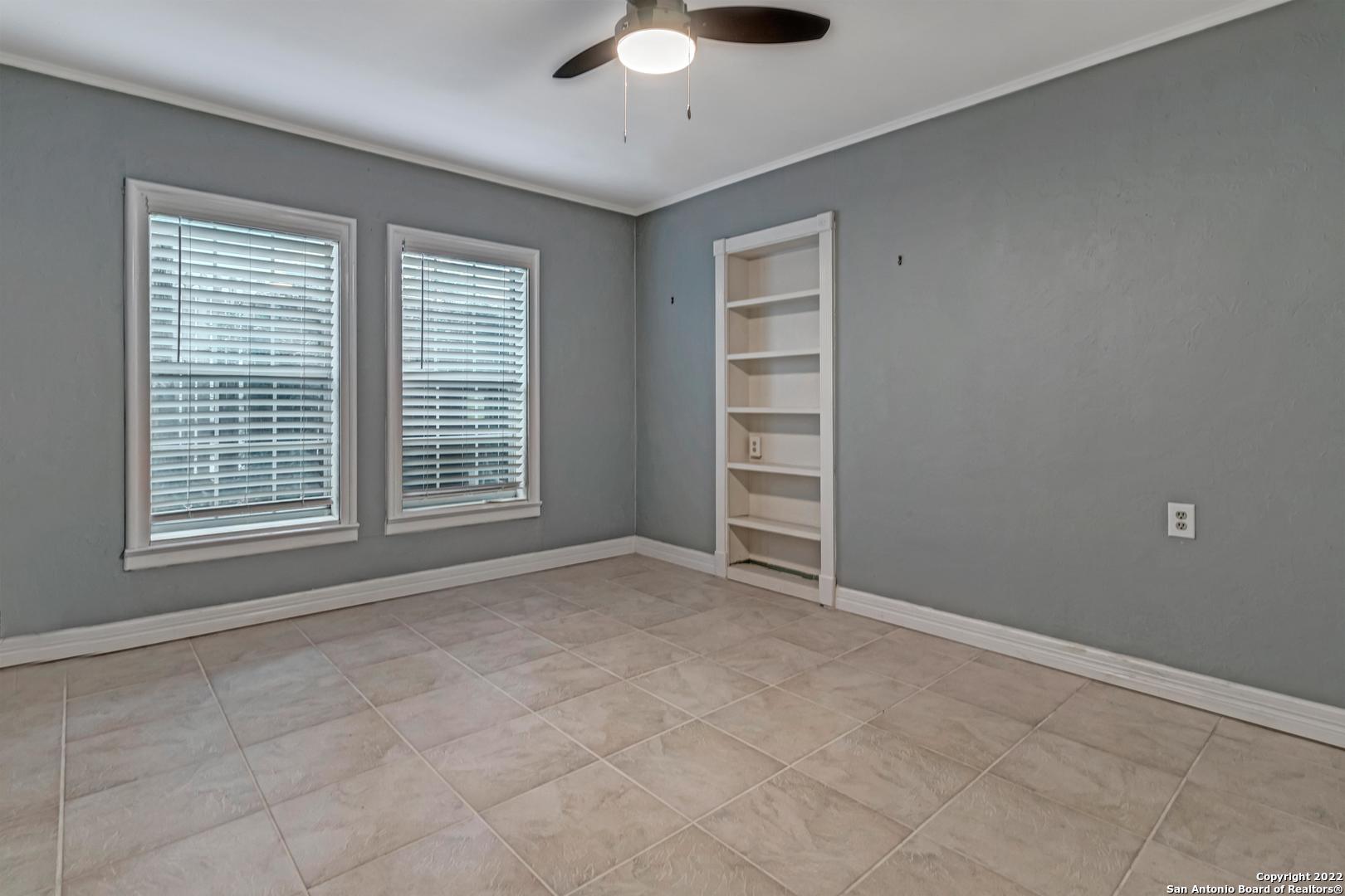 112 Cloverleaf Avenue Alamo Heights TX 78209