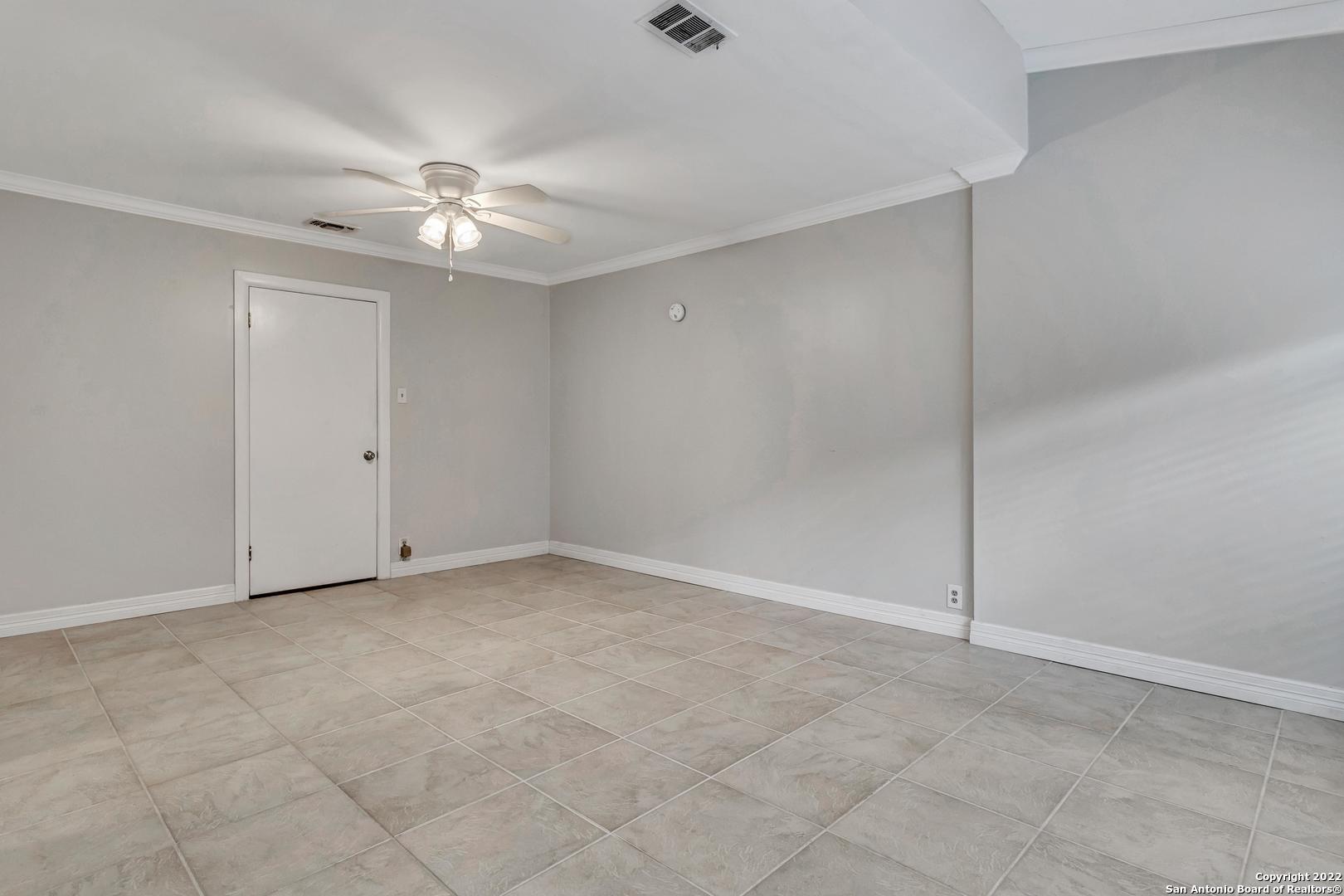 112 Cloverleaf Avenue Alamo Heights TX 78209
