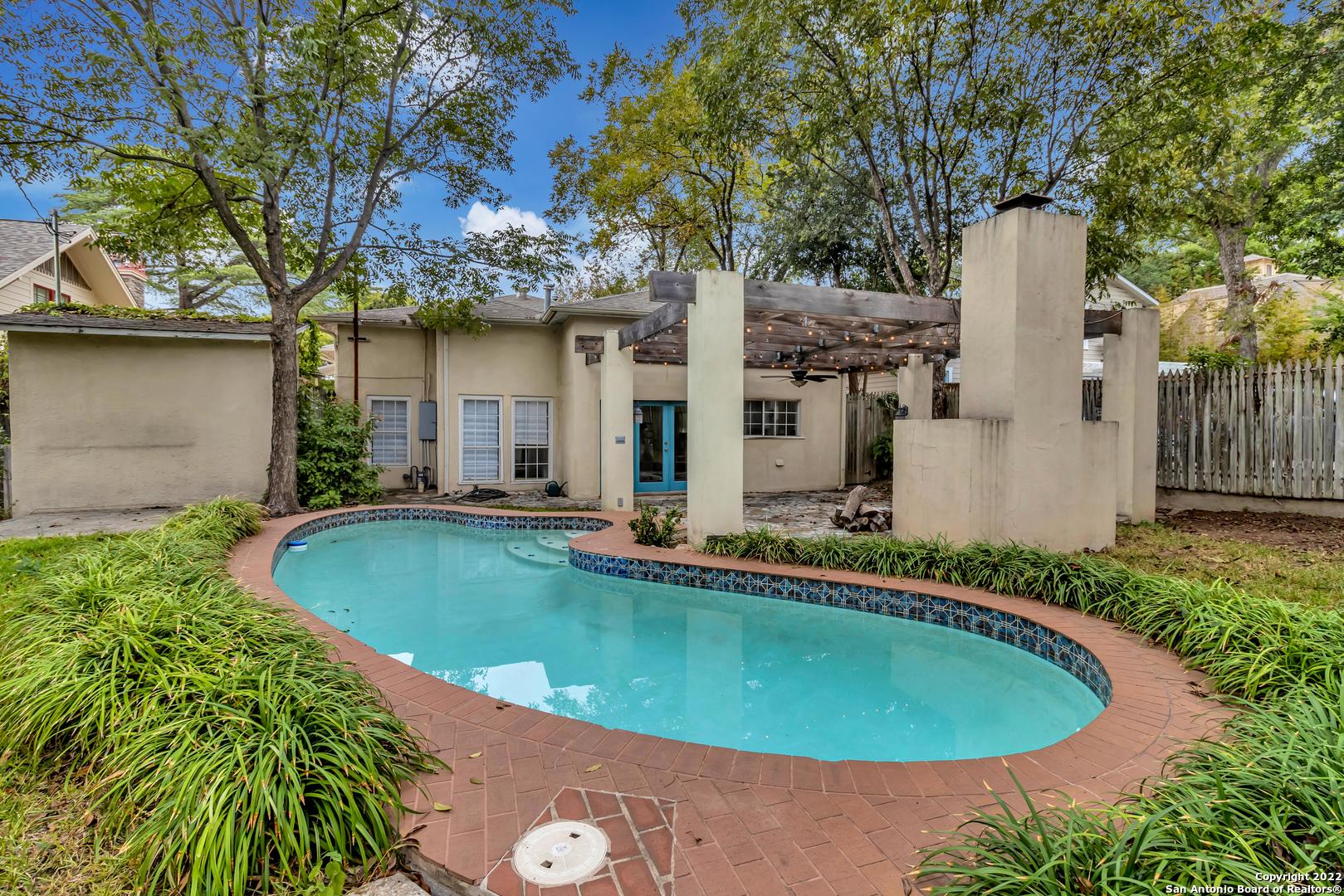 112 Cloverleaf Avenue Alamo Heights TX 78209