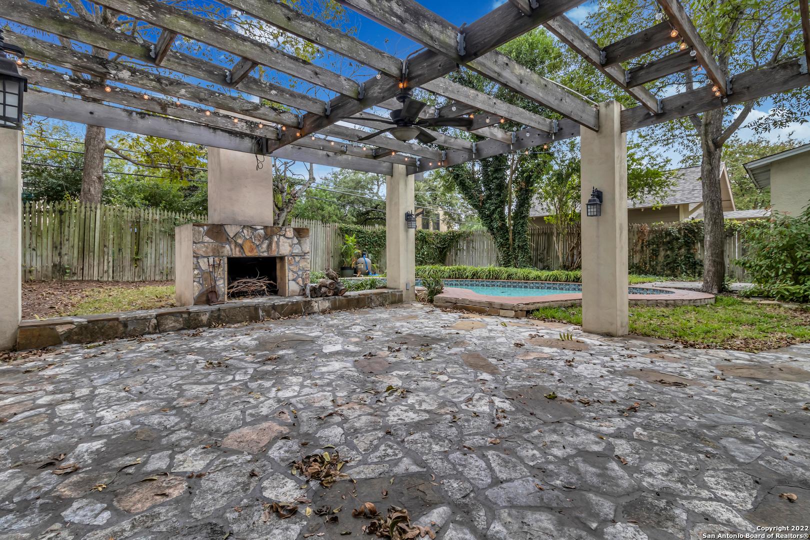 112 Cloverleaf Avenue Alamo Heights TX 78209