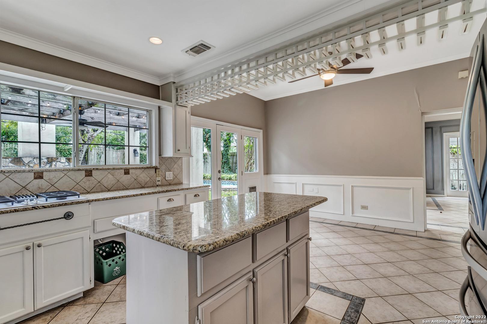 112 Cloverleaf Avenue Alamo Heights TX 78209