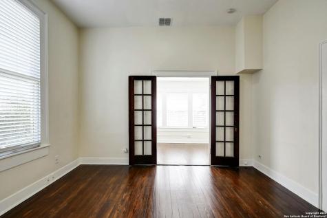 423 W Woodlawn Avenue San Antonio TX 78212