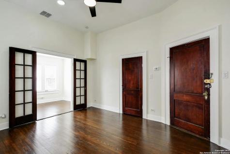 423 W Woodlawn Avenue San Antonio TX 78212