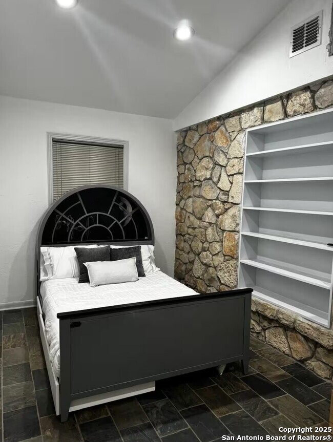 112 E Sunset Road San Antonio TX 78209