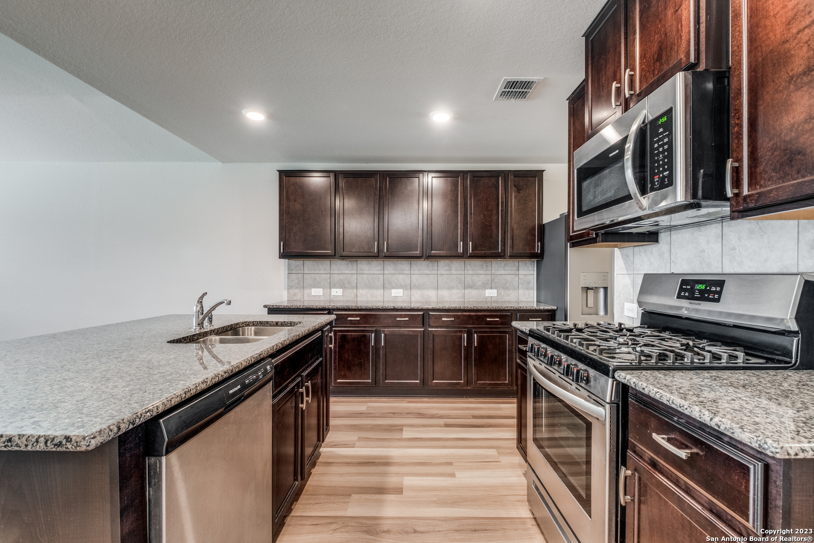 8927 Taylor Grove San Antonio TX 78254
