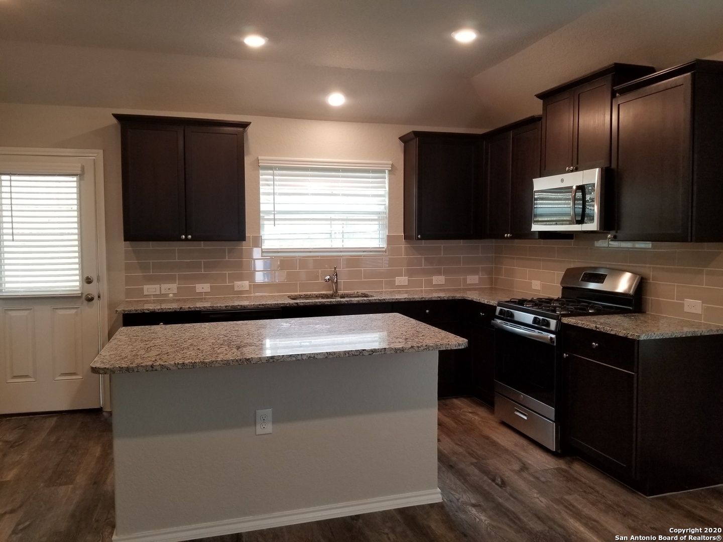 10403 Midsummer Meadow Converse TX 78109