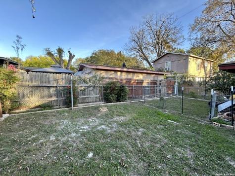 1202 Vanderbilt San Antonio TX 78210