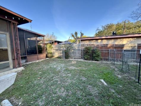 1202 Vanderbilt San Antonio TX 78210