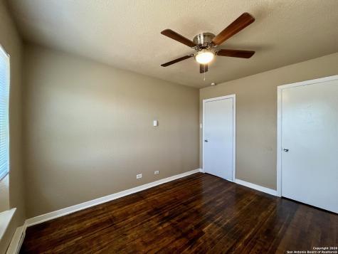 245 Deerwood Drive San Antonio TX 78209