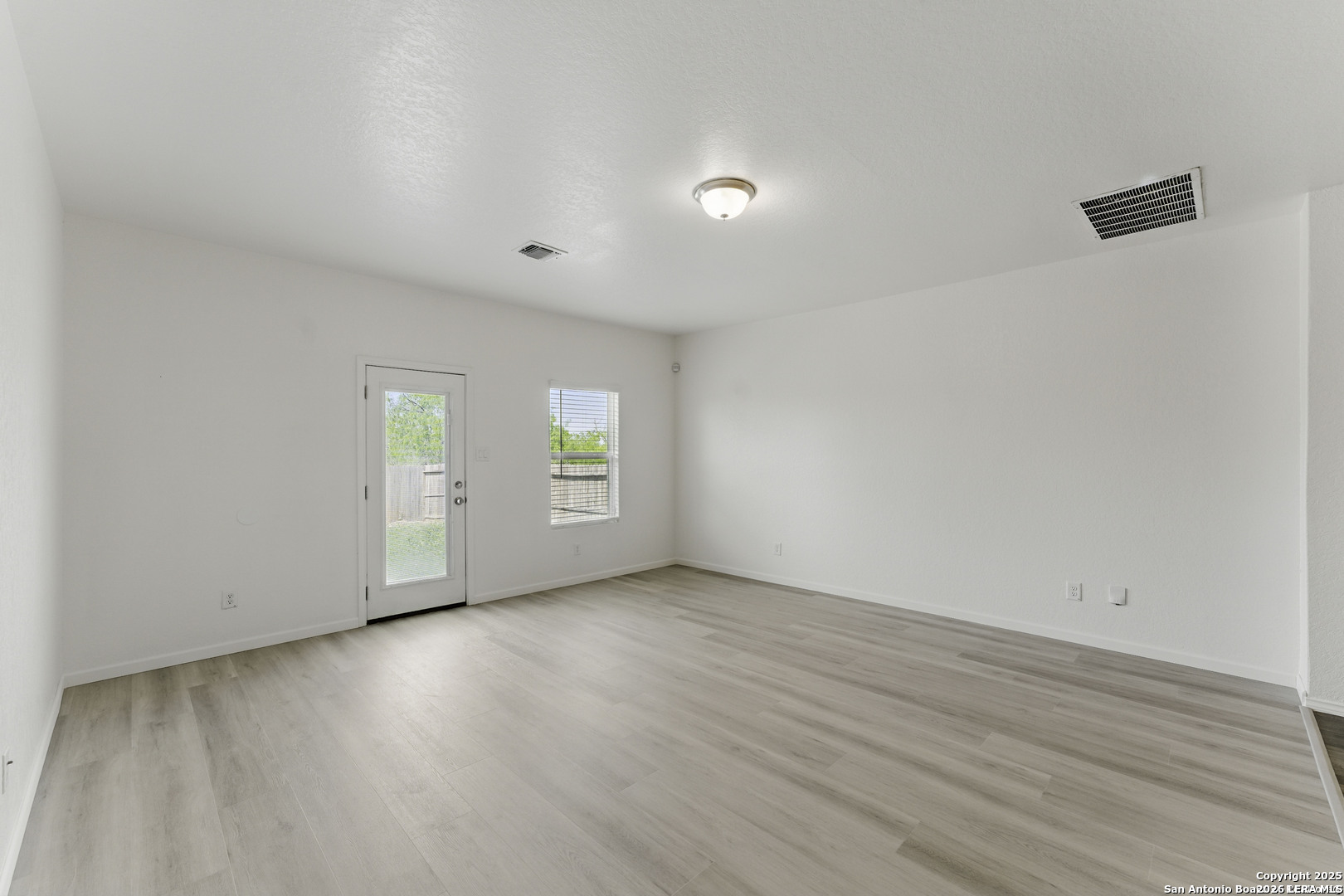 6943 Shell Beach Converse TX 78109