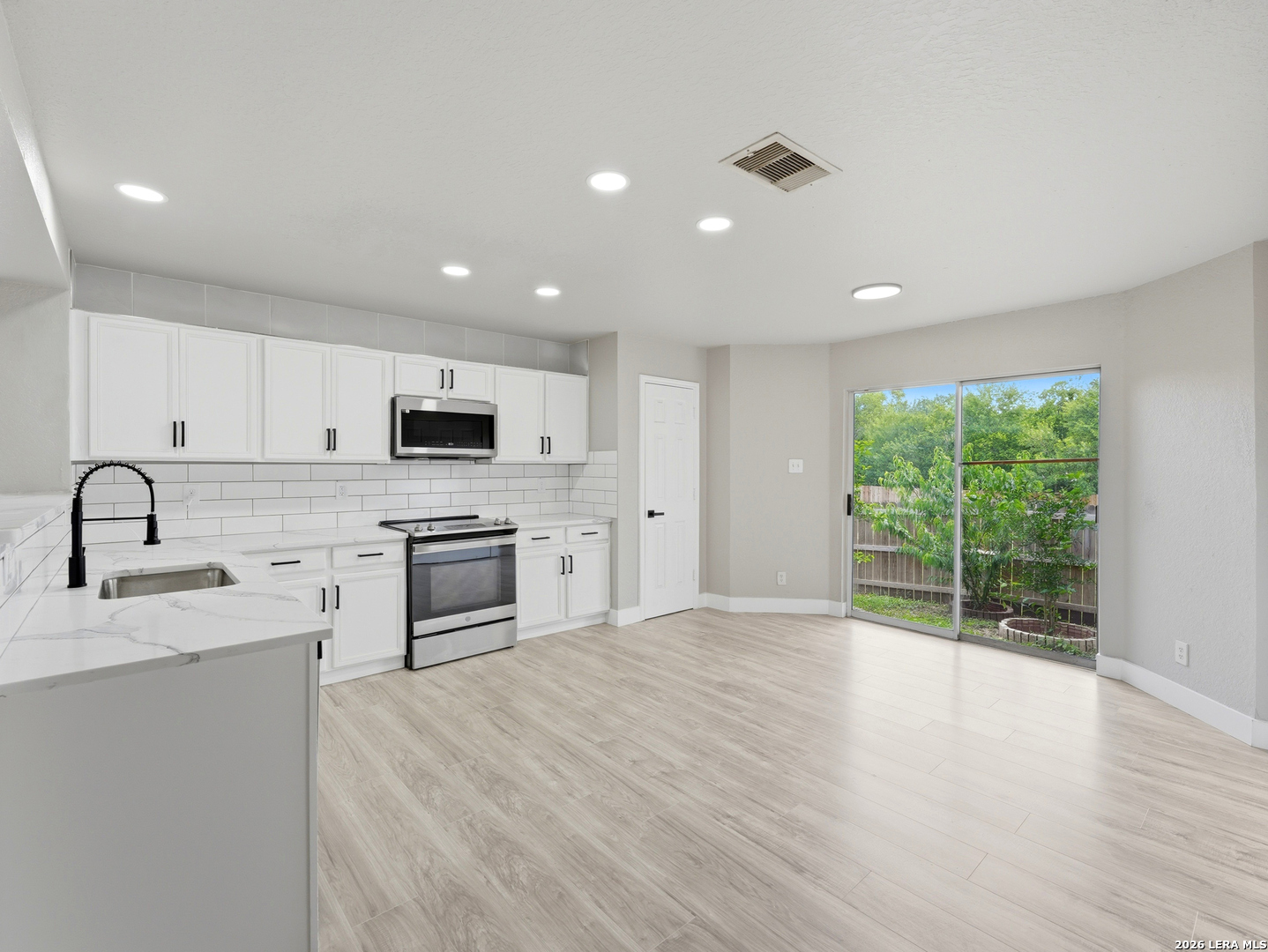 26 Beacon Bay San Antonio TX 78239