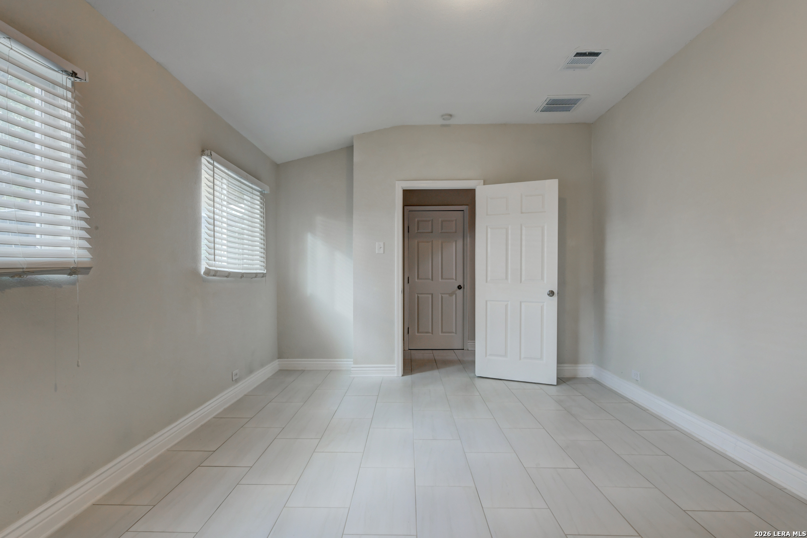 1932 W Huisache San Antonio TX 78201