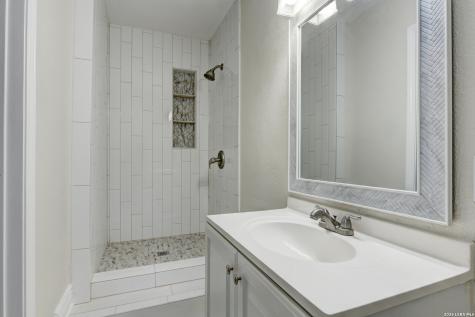 1932 W Huisache San Antonio TX 78201