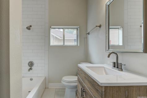 1932 W Huisache San Antonio TX 78201