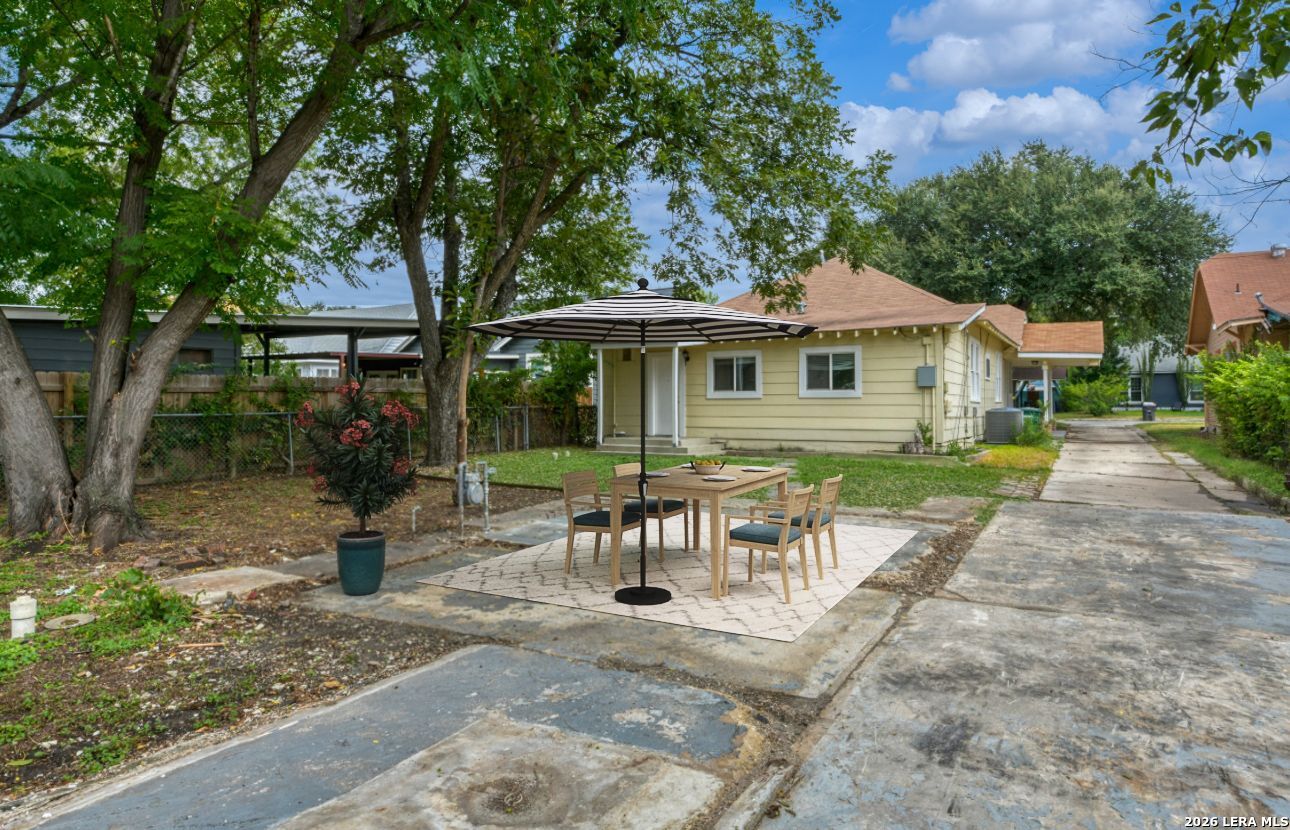 1932 W Huisache San Antonio TX 78201