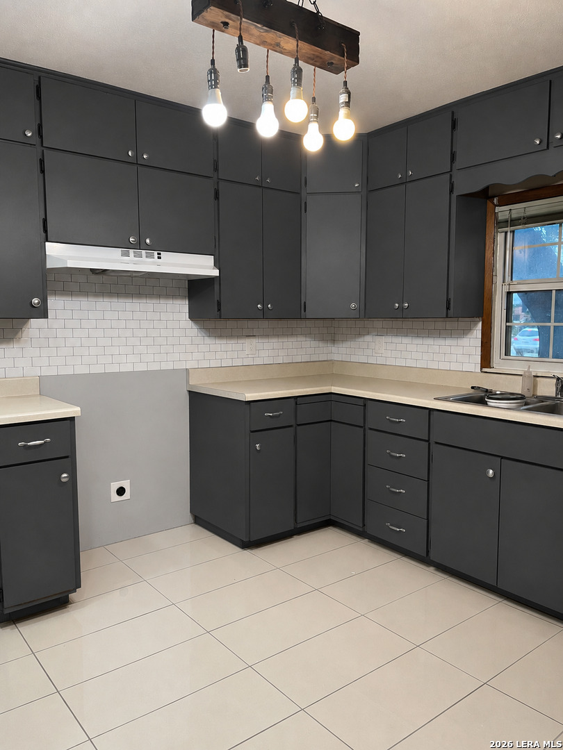 565 Division San Antonio TX 78214