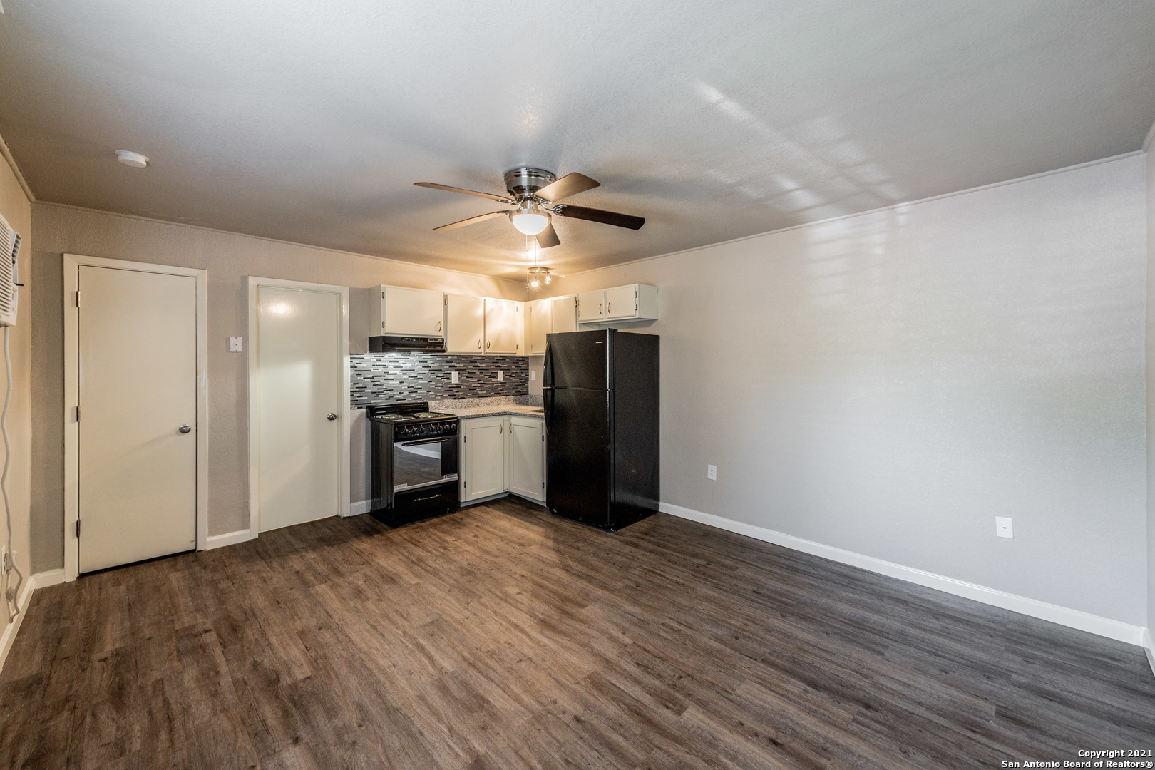 122 Roundtree Lane San Antonio TX 78233