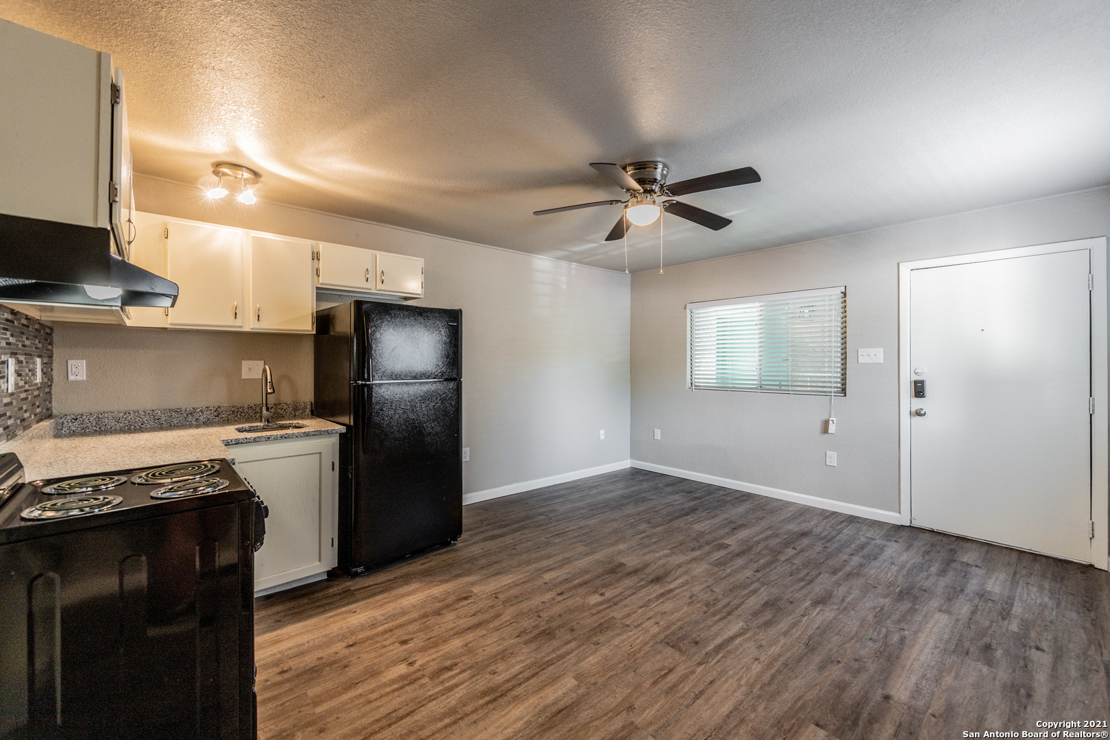 122 Roundtree Lane San Antonio TX 78233