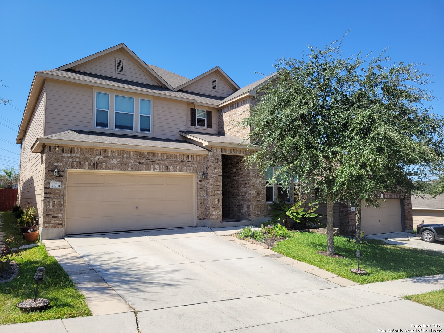 10919 Fox Crest Live Oak TX 78233
