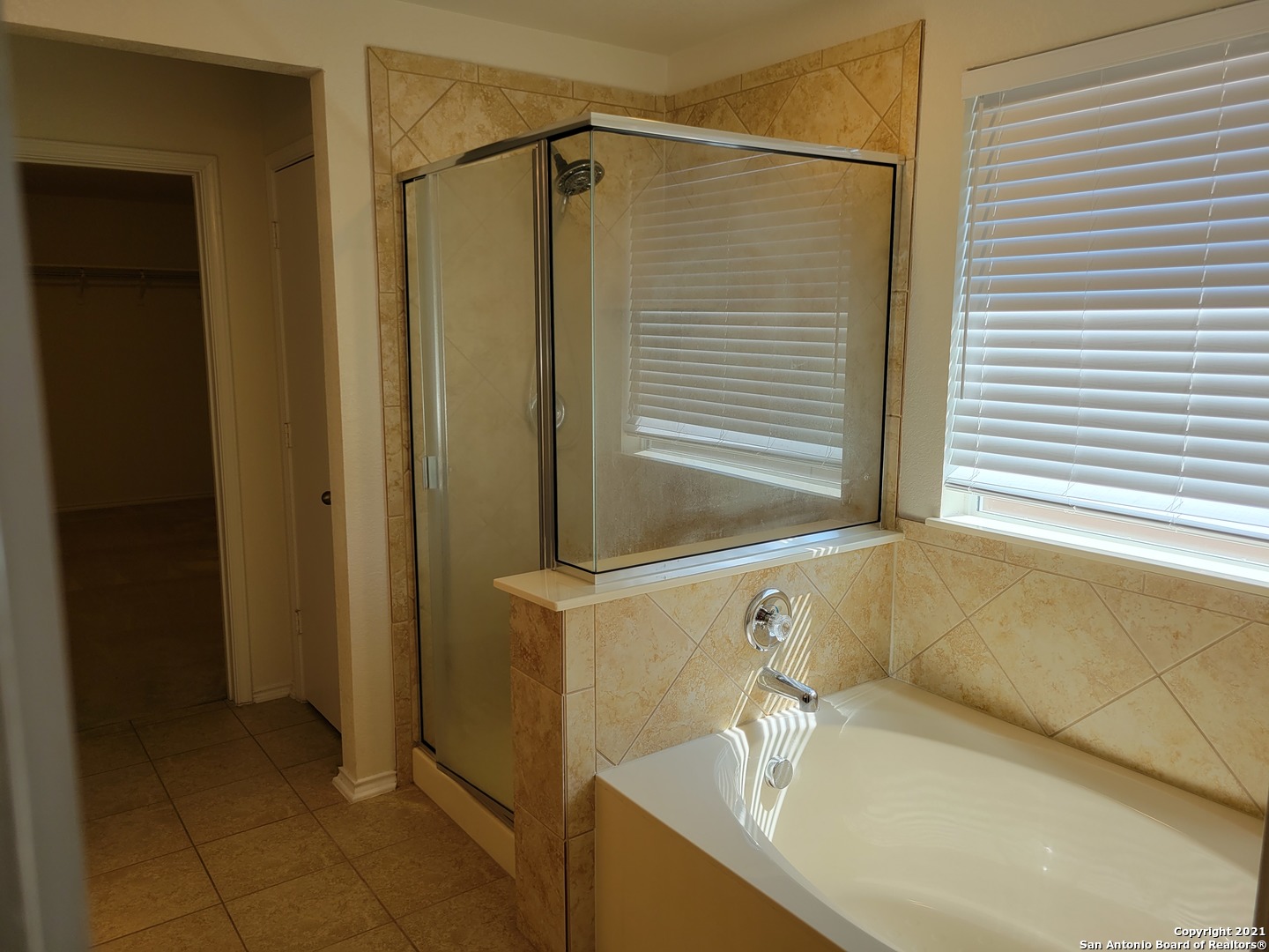 10919 Fox Crest Live Oak TX 78233