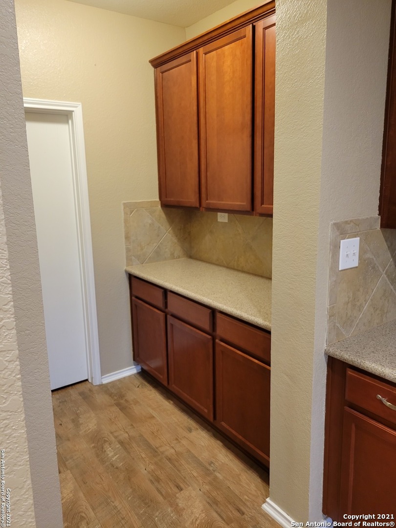 10919 Fox Crest Live Oak TX 78233