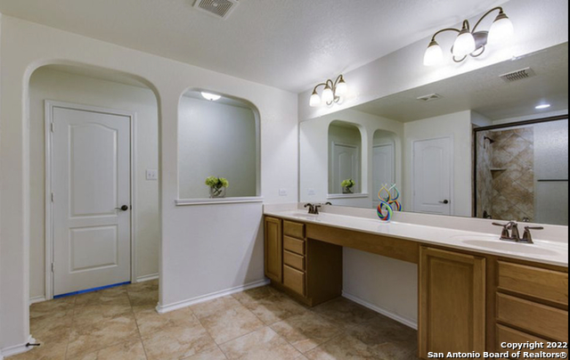 2703 Zurich San Antonio TX 78230