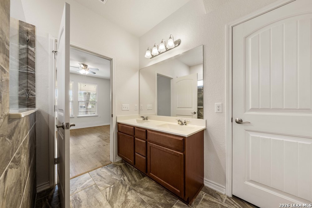 7347 Bluebonnet Bay San Antonio TX 78218