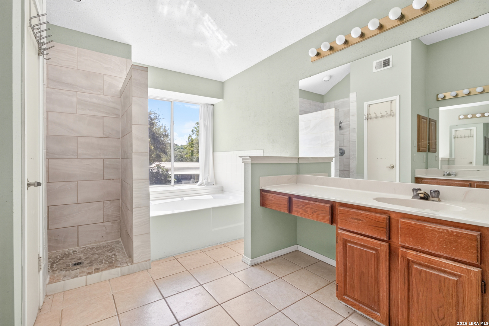 6702 Secession San Antonio TX 78240