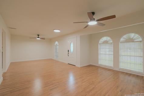 12605 Moss Hollow Live Oak TX 78233