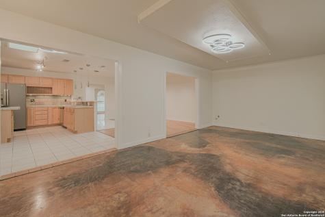 12605 Moss Hollow Live Oak TX 78233