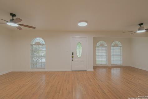 12605 Moss Hollow Live Oak TX 78233