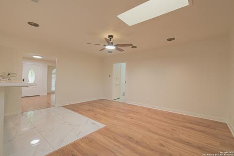 12605 Moss Hollow Live Oak TX 78233