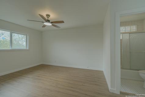 12605 Moss Hollow Live Oak TX 78233
