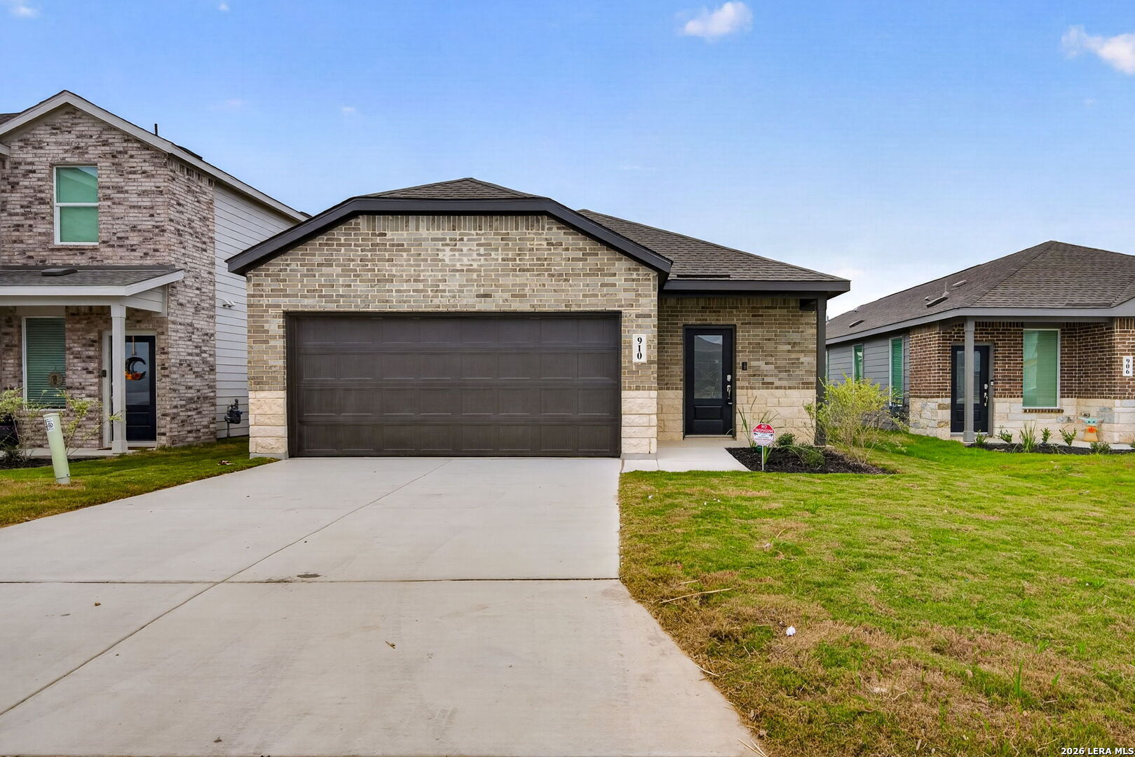 910 Moonshine Lane Marion TX 78132