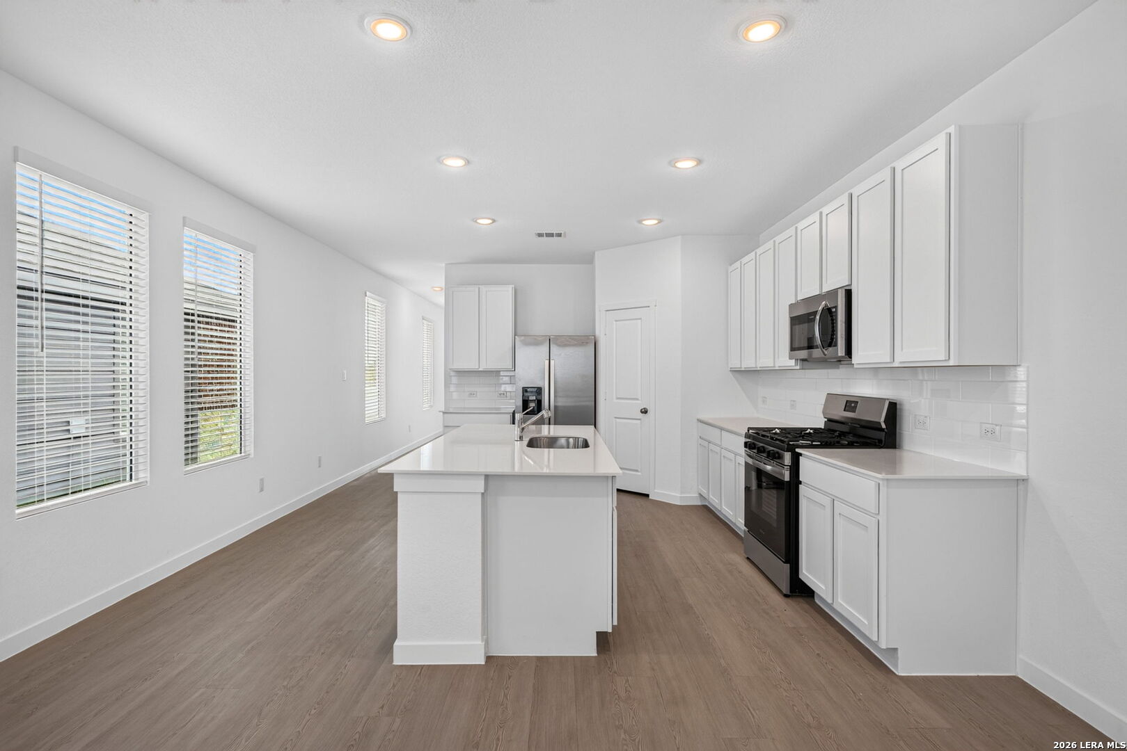 910 Moonshine Lane Marion TX 78132