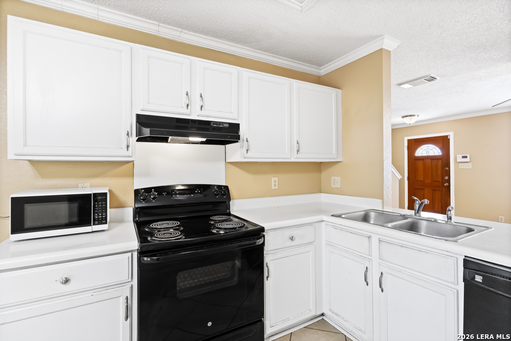 8934 Kenton Mist San Antonio TX 78240