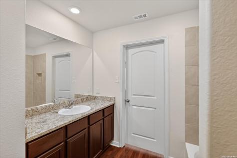 3819 Leighton Harbor Von Ormy TX 78073