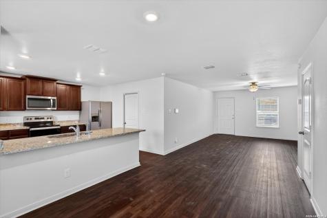 3819 Leighton Harbor Von Ormy TX 78073