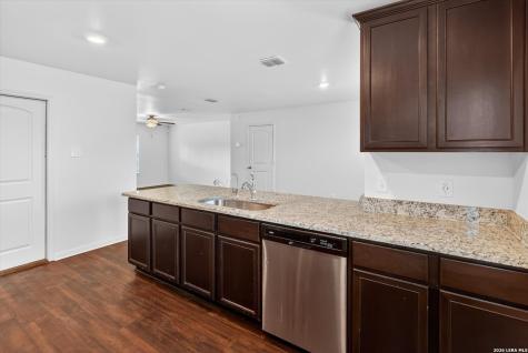 3819 Leighton Harbor Von Ormy TX 78073