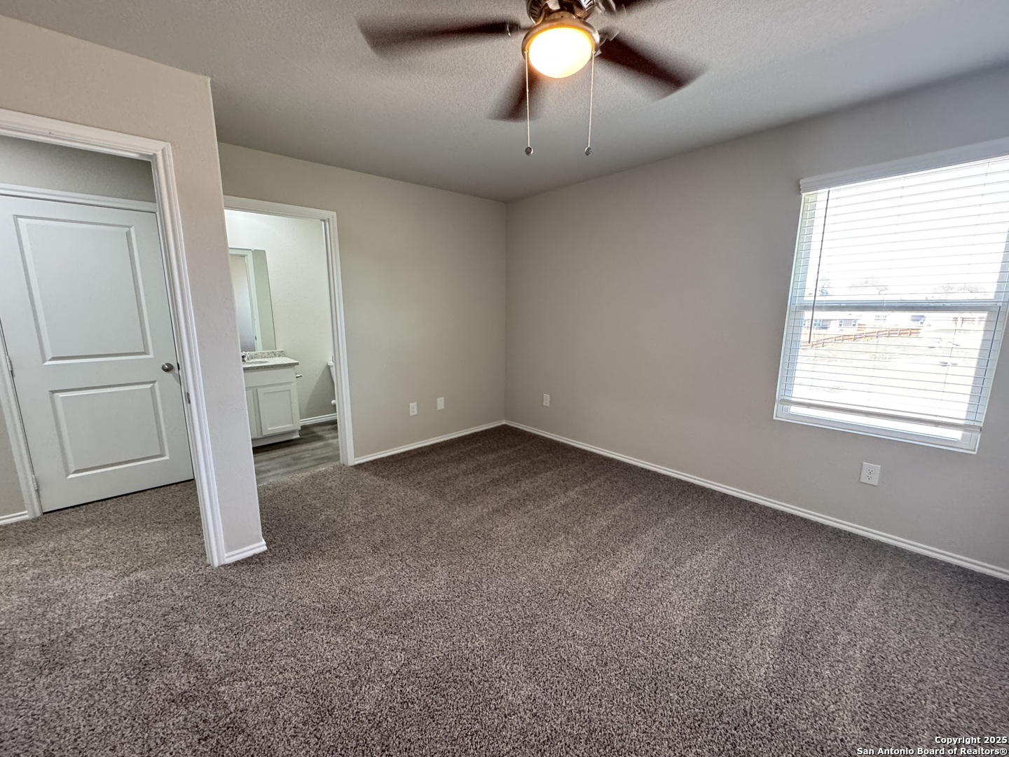 5330 Lisa Point Converse TX 78109