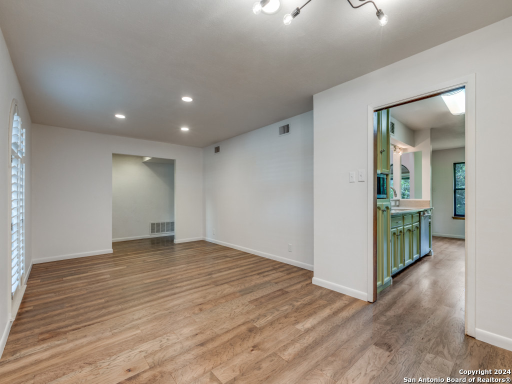 2702 Roundleaf Court San Antonio TX 78231